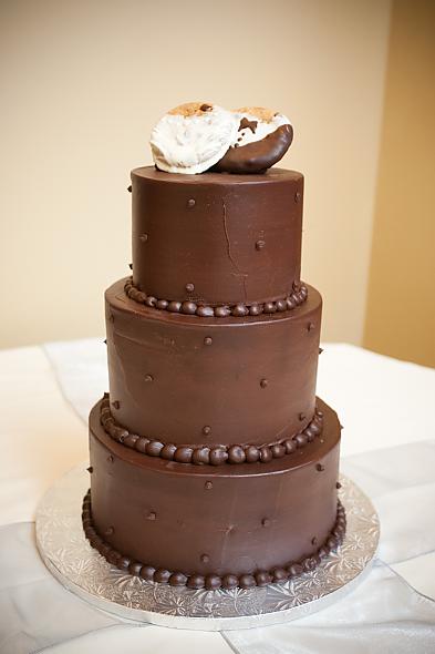 It subtly matched the wedding cake with pretty Swiss dots and I loved the 