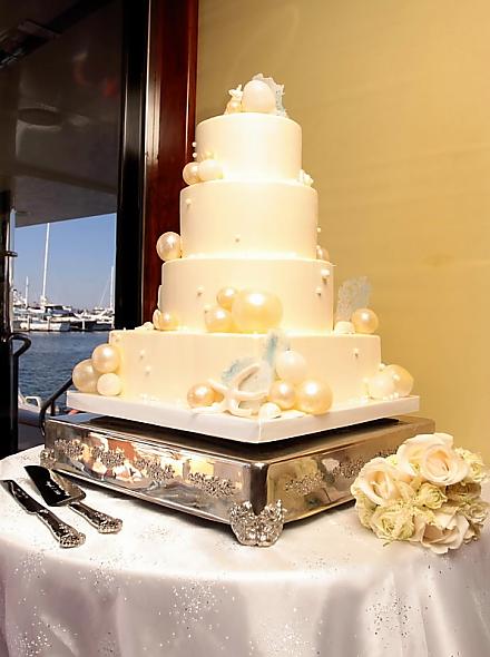 Wedding cake Posted 1 year ago by MrsBraga 0 number of comments