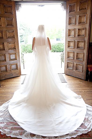Gallery of the Day :  wedding features 12819.ivory Dress Veil Train Pronovias 0399..jpg Cathedral Length Veil 