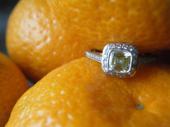 Dorsay ring with oranges