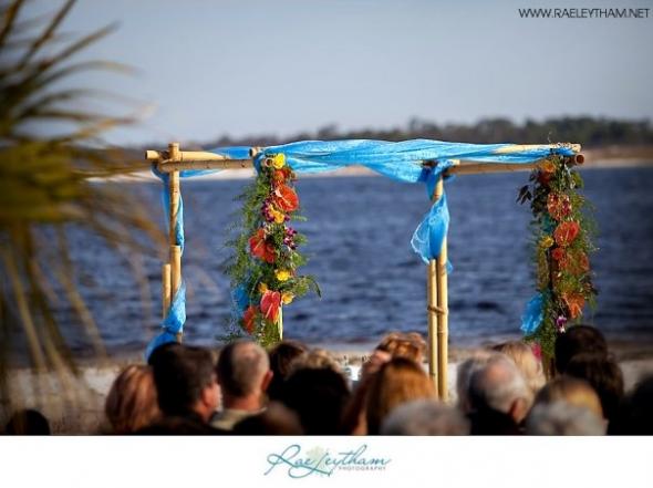 Beach nonchuppah We wanted something tropical and whimsical 