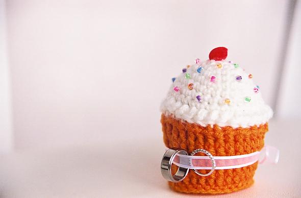 cupcake ring pillow