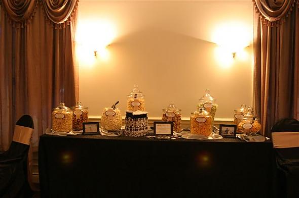 ALaud's Popcorn Buffet - 1