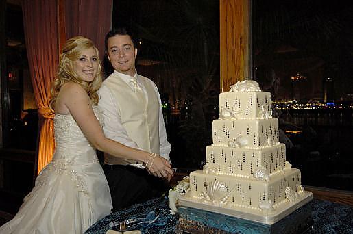 Cake Cutting - Seashell Cake