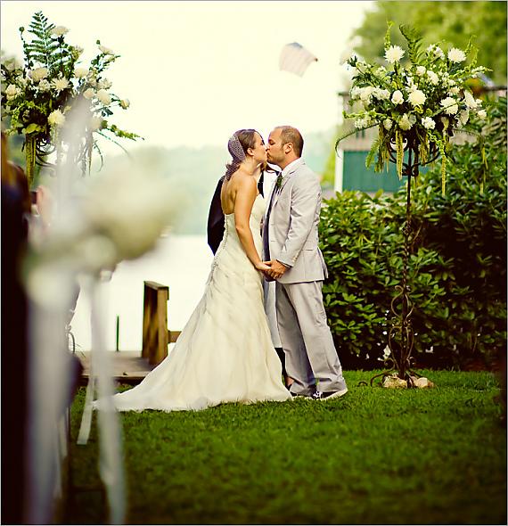 KISS THE BRIDE