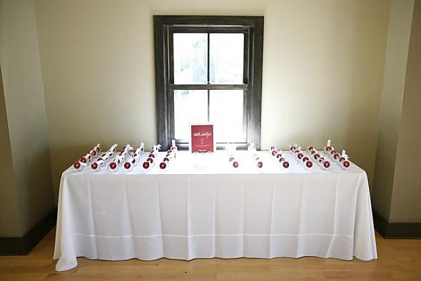 favor/place card table