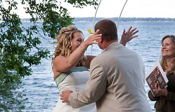 YAY! - Kiss the bride!