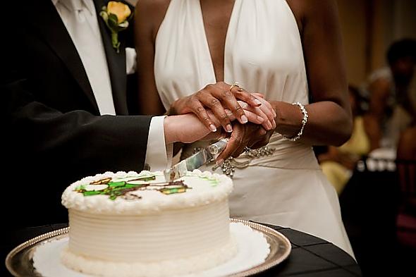 Cutting the Grooms Cake