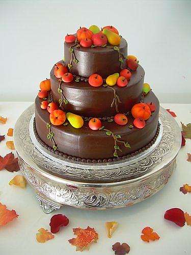 A Chocolate Fall Wedding Cake We wanted to incorporate fall leaves and 