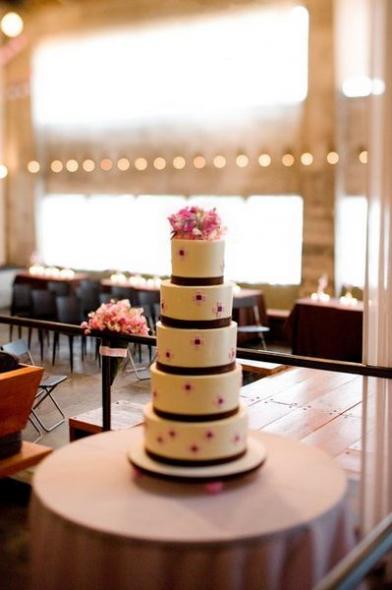 Weddingbee Gallery: Wedding Cakes! :  wedding features 573.wedding0331.jpg Nicole and Cabel’s pixel flower cake 