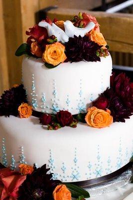 Weddingbee Gallery: Wedding Cakes! :  wedding features 622.cake.jpg.resize