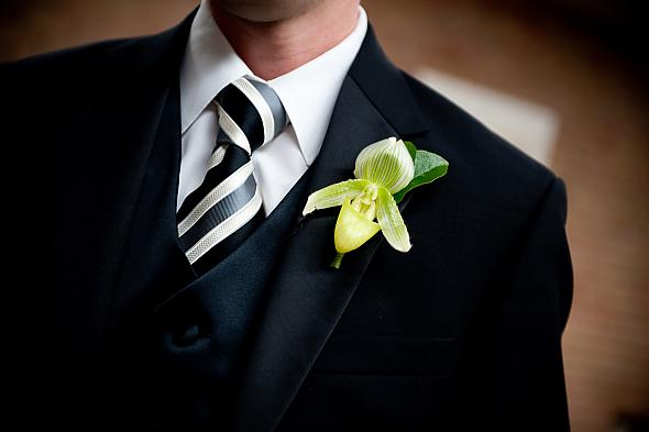 groom's boutonniere