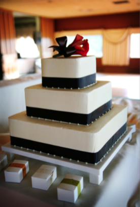 Alli & Austin's wedding cake
