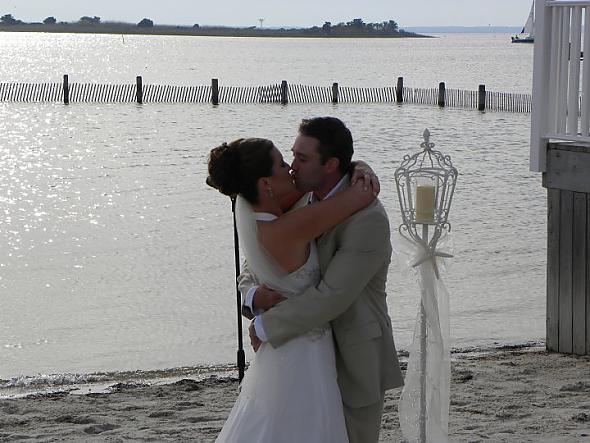 Beach wedding kiss!
