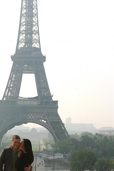 Paris on a quiet spring morning - Engagement Photo