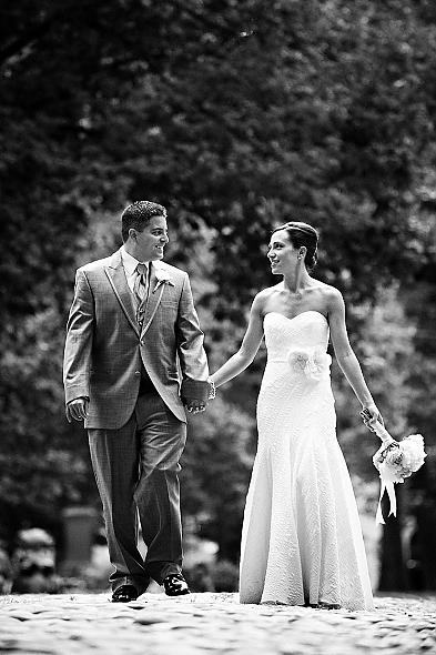 Gallery of the Day : wedding features 8738. 20100611 0541 Sarah Dave.jpg Dress