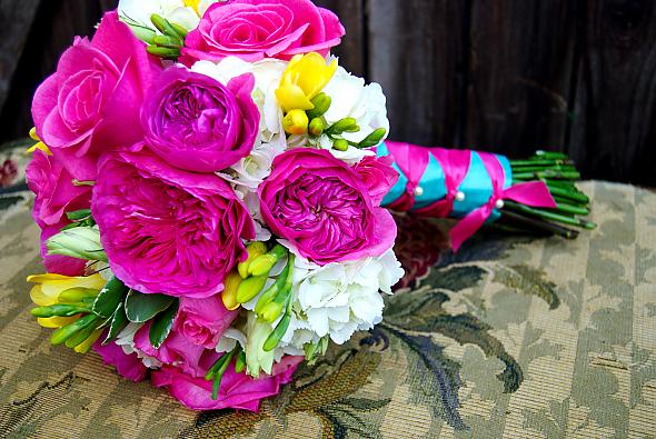 Hydrangea and rose bouquet